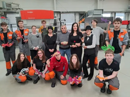 VYZDOBILI JSME ŠKOLU SALAMANDRY