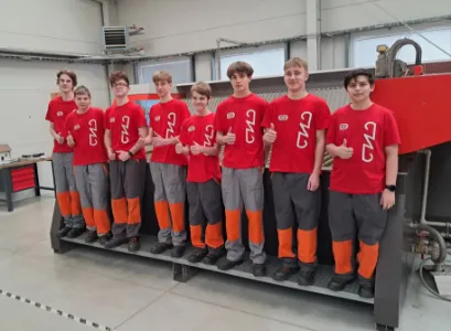 CNCÉČKAŘI UČILI ŽÁKY SOŠ Z KROMĚŘÍŽE