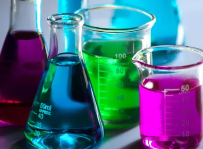 VOLNÉ PRACOVNÍ MÍSTO - UČITEL/KA CHEMIE