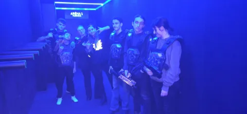 PŘEDVÁNOČNÍ SHON JSME NECHALI ZA SEBOU V LASER ARÉNĚ TRON