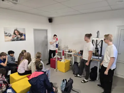 RAKETOVÉ DOBRODRUŽSTVÍ, KTERÉ NADCHLO PÁŤÁKY 